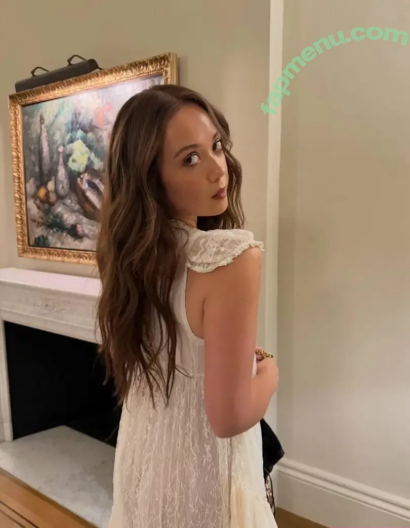 Laufey Lin nude photo #0624 (laufey)