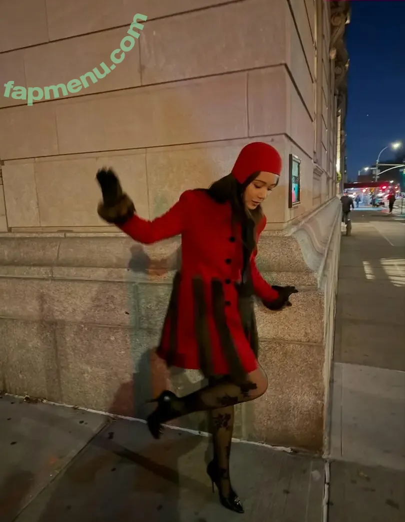 Laufey Lin nude photo #0657 (laufey)