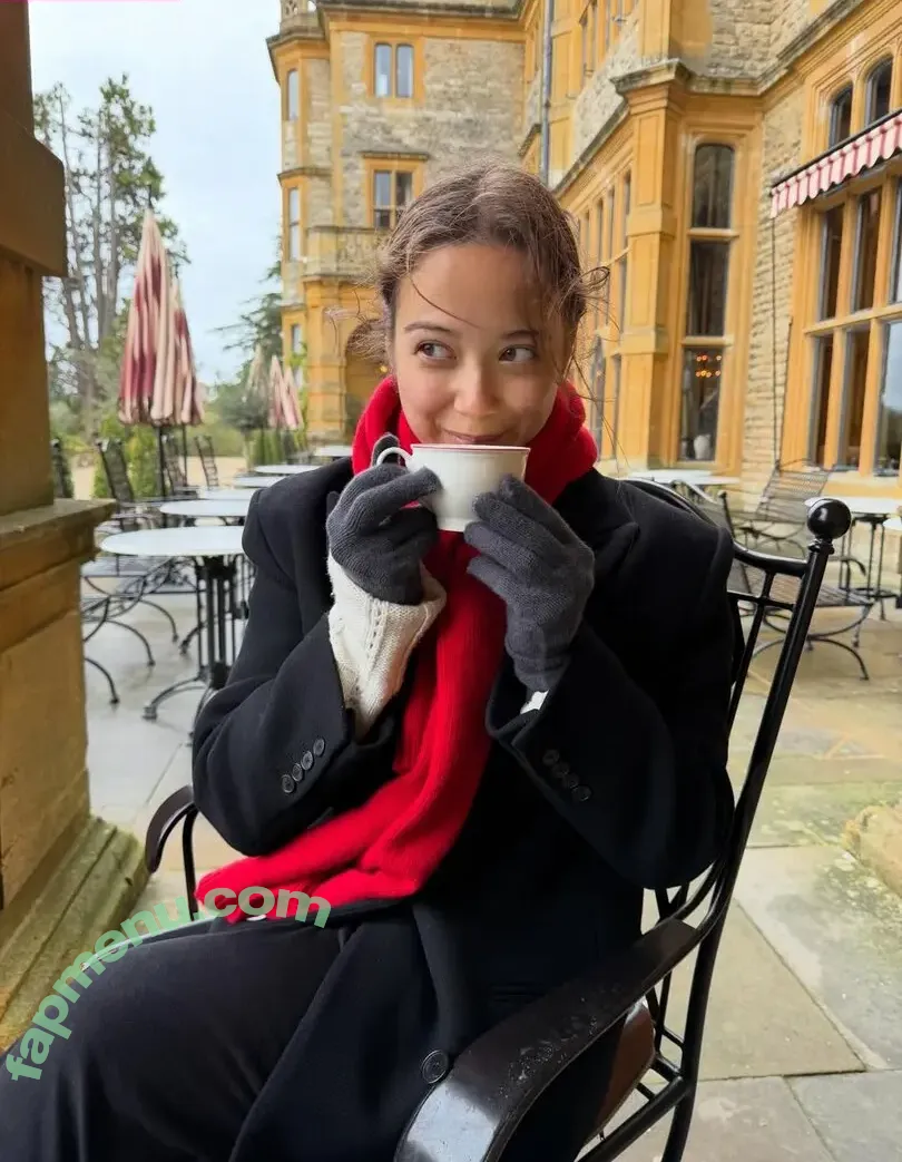 Laufey Lin nude photo #0659 (laufey)