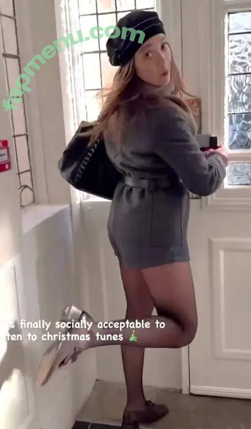 Laufey Lin nude photo #0676 (laufey)