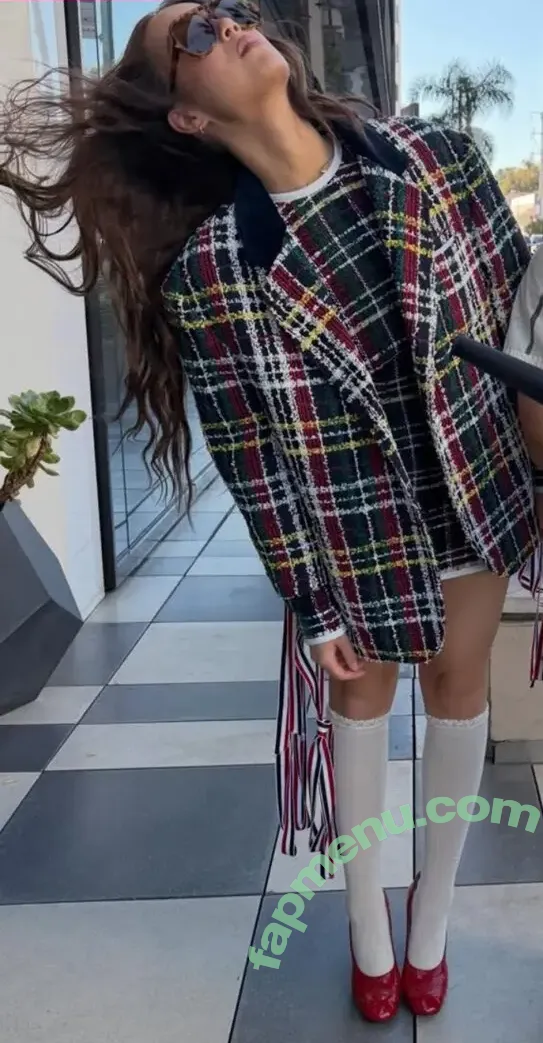 Laufey Lin nude photo #0680 (laufey)