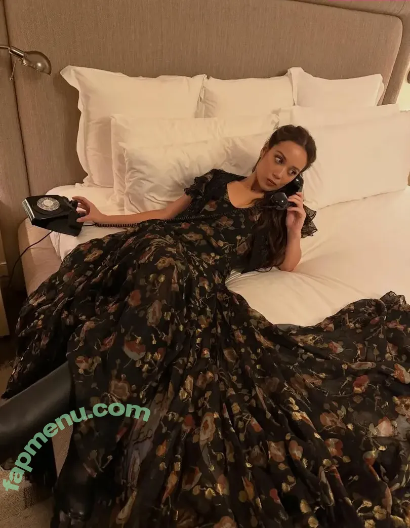 Laufey Lin nude photo #0683 (laufey)