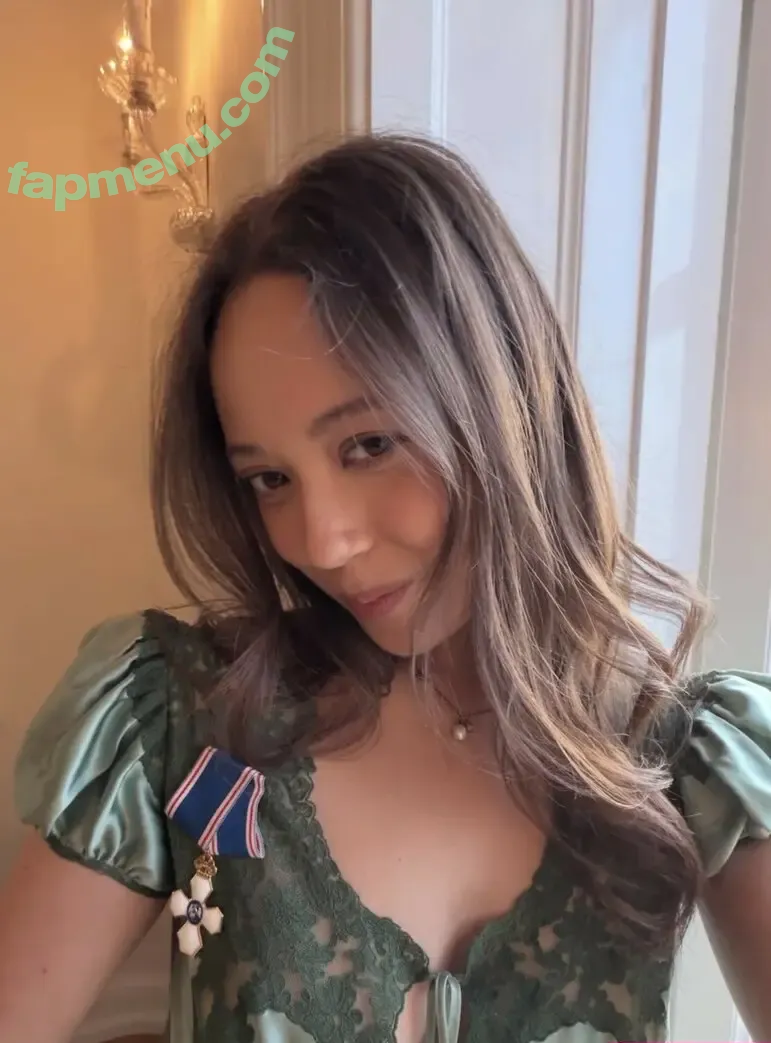 Laufey Lin nude photo #0686 (laufey)