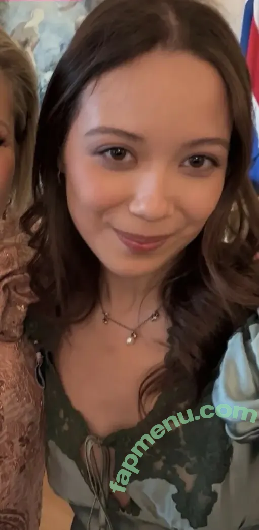 Laufey Lin nude photo #0688 (laufey)