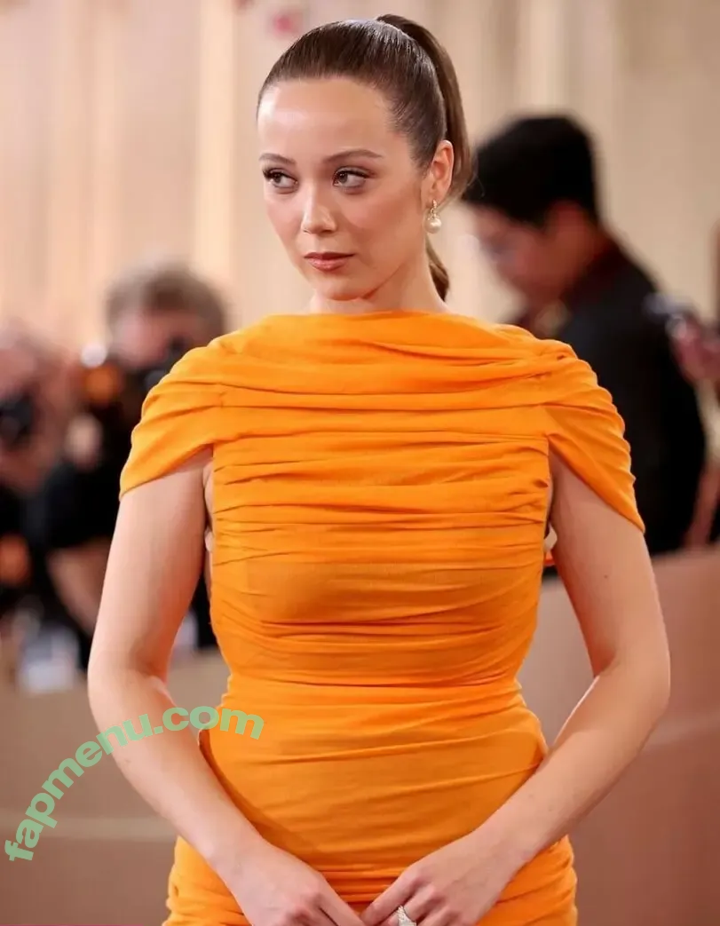 Laufey Lin nude photo #0698 (laufey)