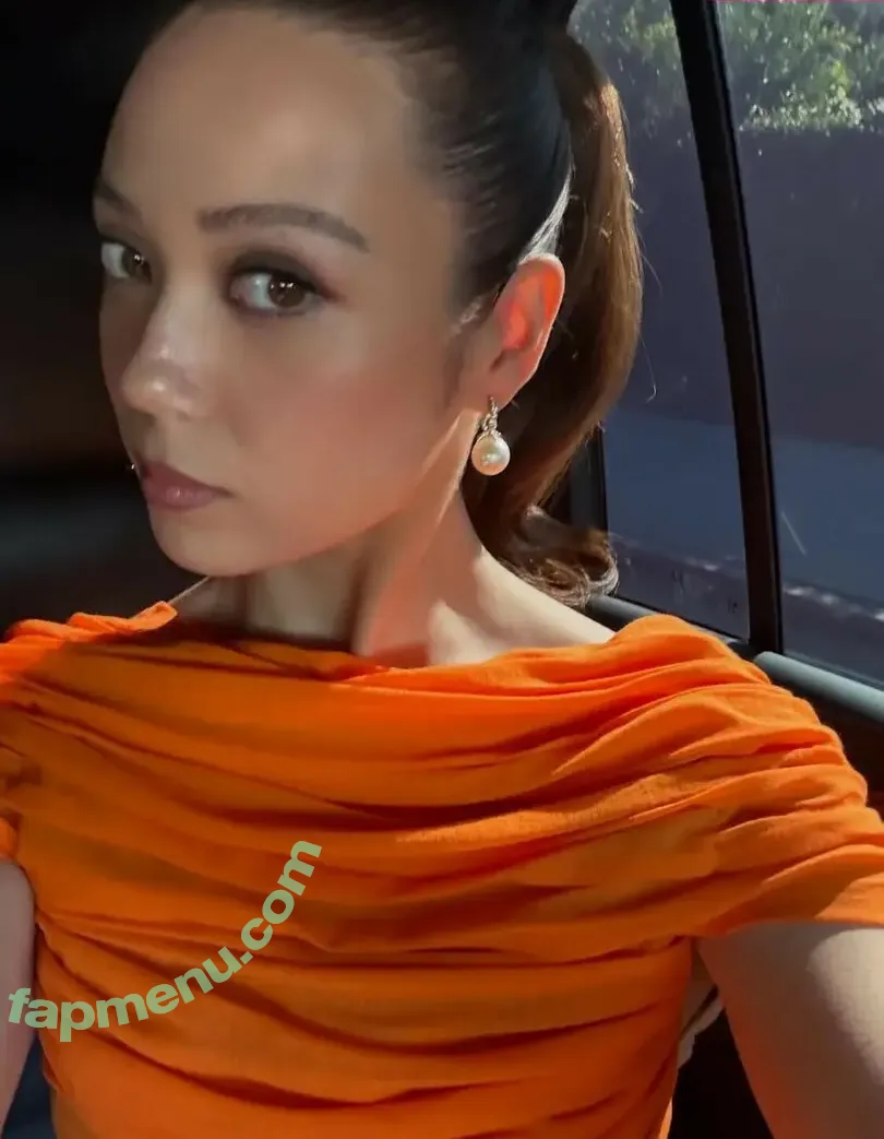 Laufey Lin nude photo #0706 (laufey)