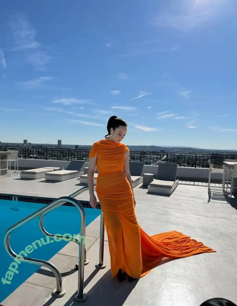 Laufey Lin nude photo #0707 (laufey)