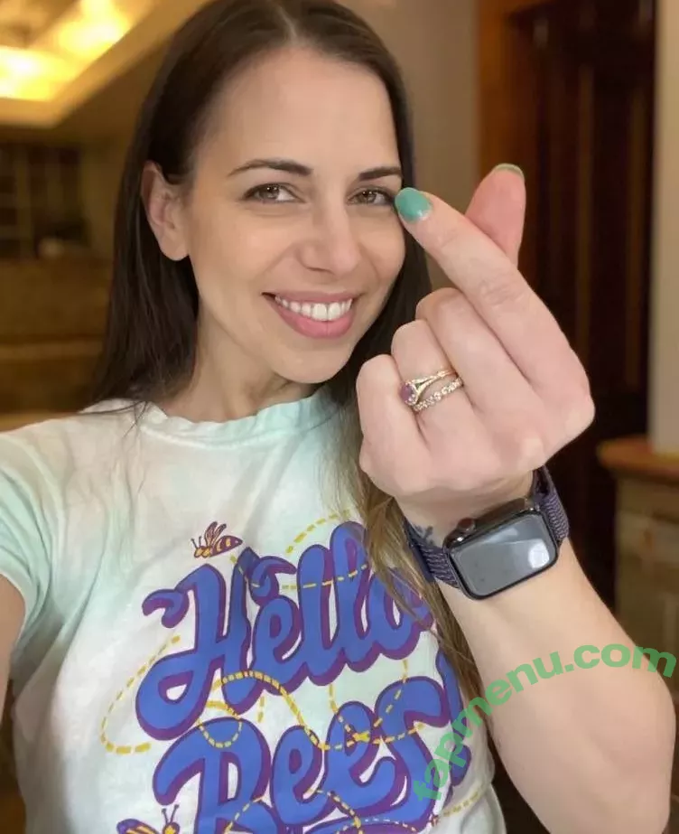 Laura Bailey nude photo #0052 (LauraBaileyVO / saltybl0nde)