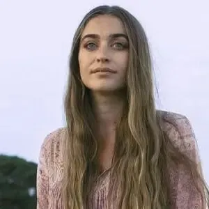 Laura Beirne / lcbeirne nude photo #0017