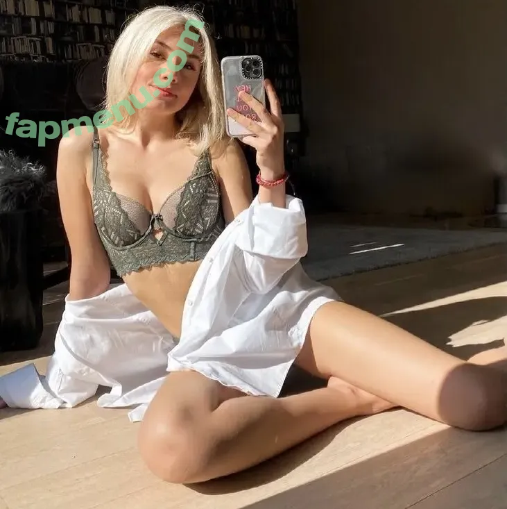 Laura Block nude photo #0013 (blocklaura / laura__block)