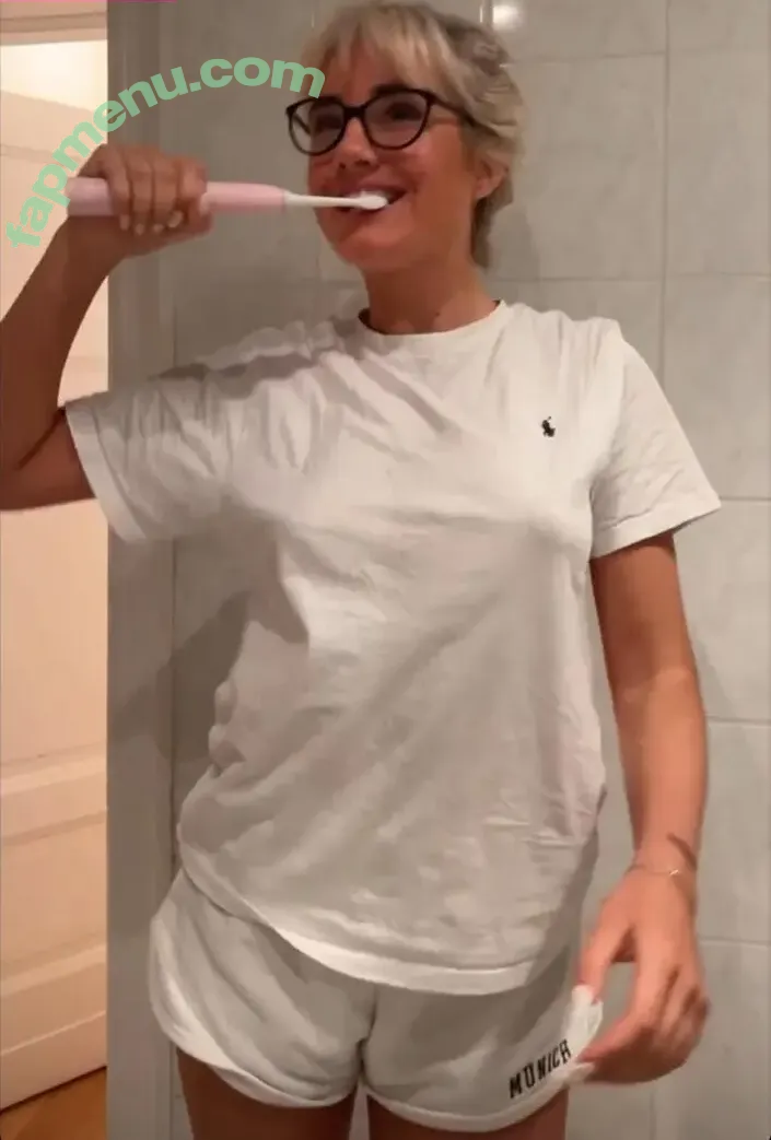 Laura Block nude photo #0059 (blocklaura / laura__block)