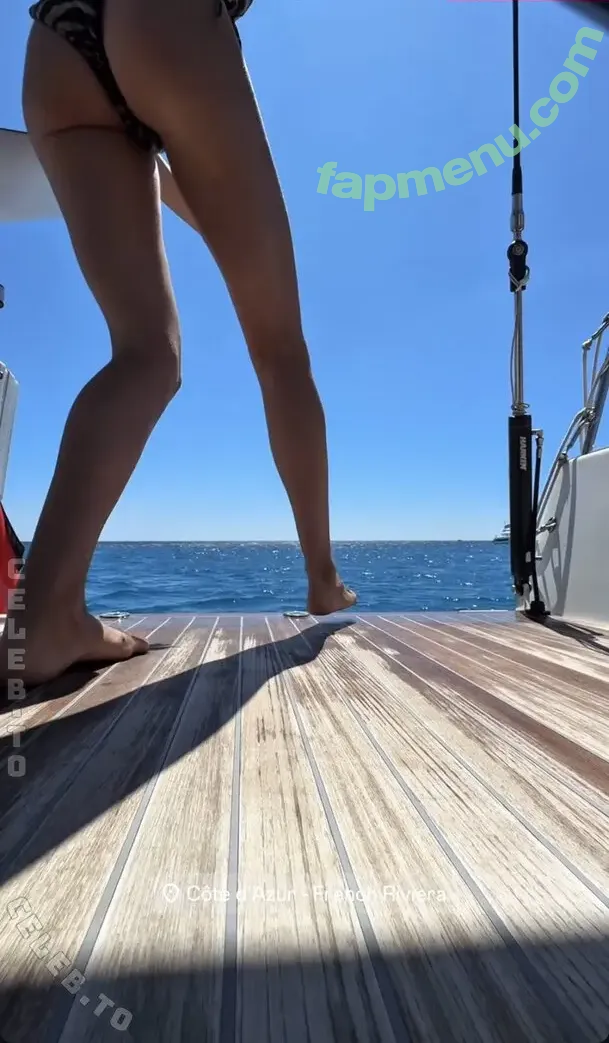 Laura Block nude photo #0359 (blocklaura / laura__block)