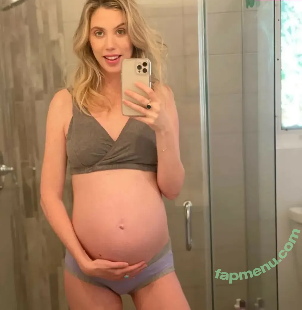 Laura Clery nude photo #0020 (lauraclery)