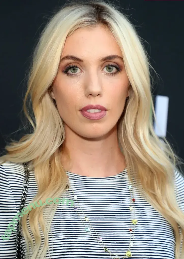 Laura Clery nude photo #0024 (LauraClery)