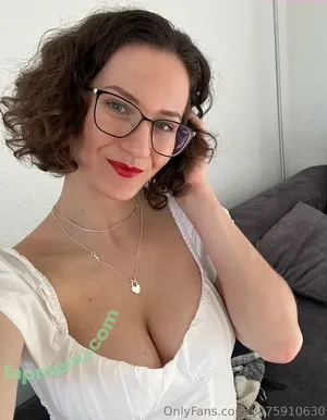 laura.curls / laurawiththecurls nude photo #0013