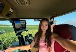 laura_farms / laurafarms_ / lauravipx nude photo #0125