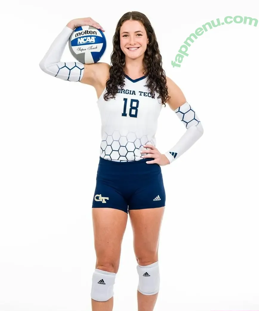 Laura Fischer nude photo #0007 (Laura Fischer)