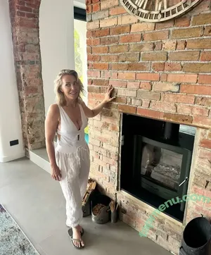 Laura Hamilton / laurahamiltontv nude photo #0222