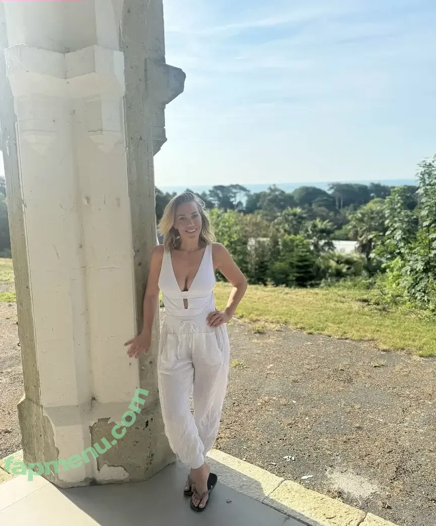 Laura Hamilton nude photo #0219 (laurahamiltontv)