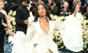 Laura Harrier / LauraHarrier nude photo #0356