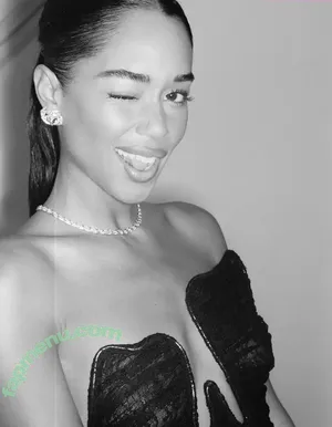 Laura Harrier / LauraHarrier nude photo #0410