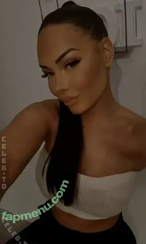 Laura J / lauraj.__ / lmj037 nude photo #0033