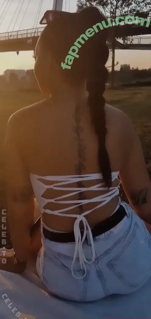 Laura J nude photo #0031 (lauraj.__ / lmj037)