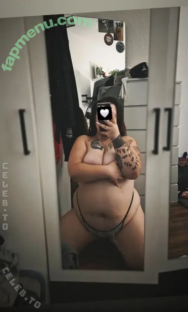 Laura Knoblauch nude photo #0110 (laurachesnok)