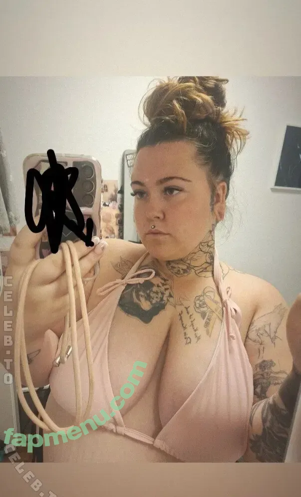 Laura Knoblauch nude photo #0124 (laurachesnok)