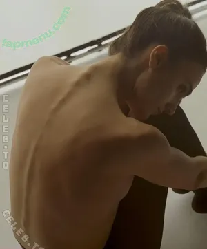 Laura Leonarda Luisa Pittana / line.pittana / linepittana nude photo #0031