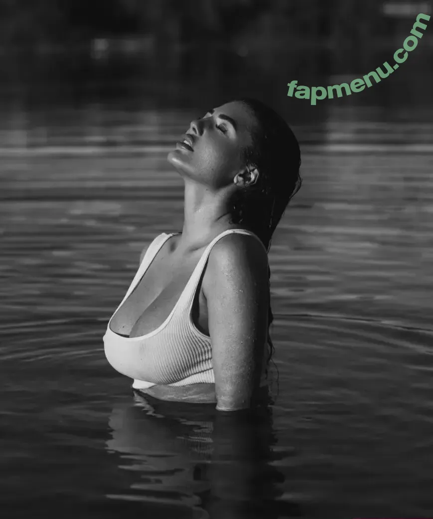 Laura Mania nude photo #0034 (laurachesnok)