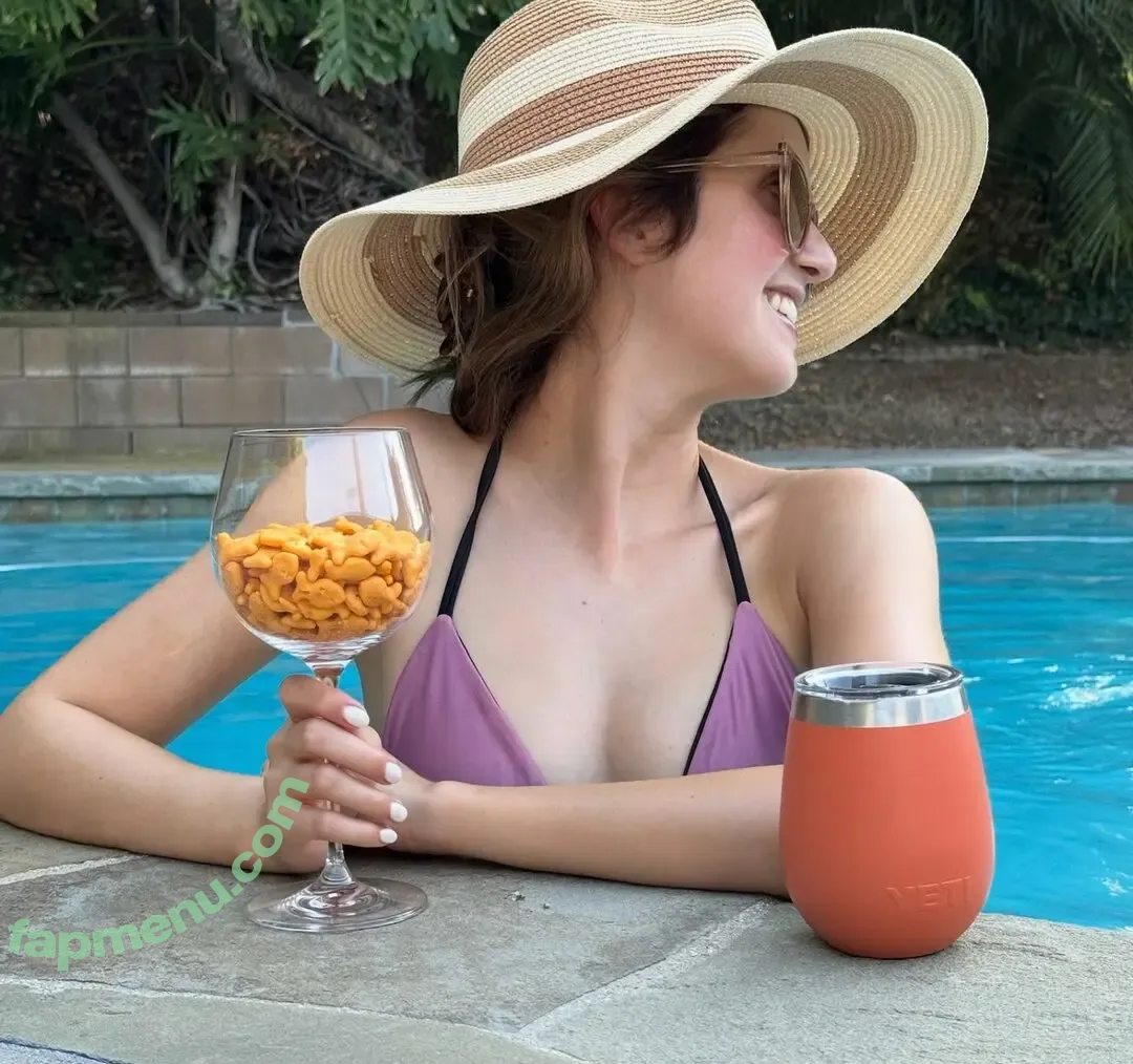 Laura Marano nude photo #0278 (lauramarano)