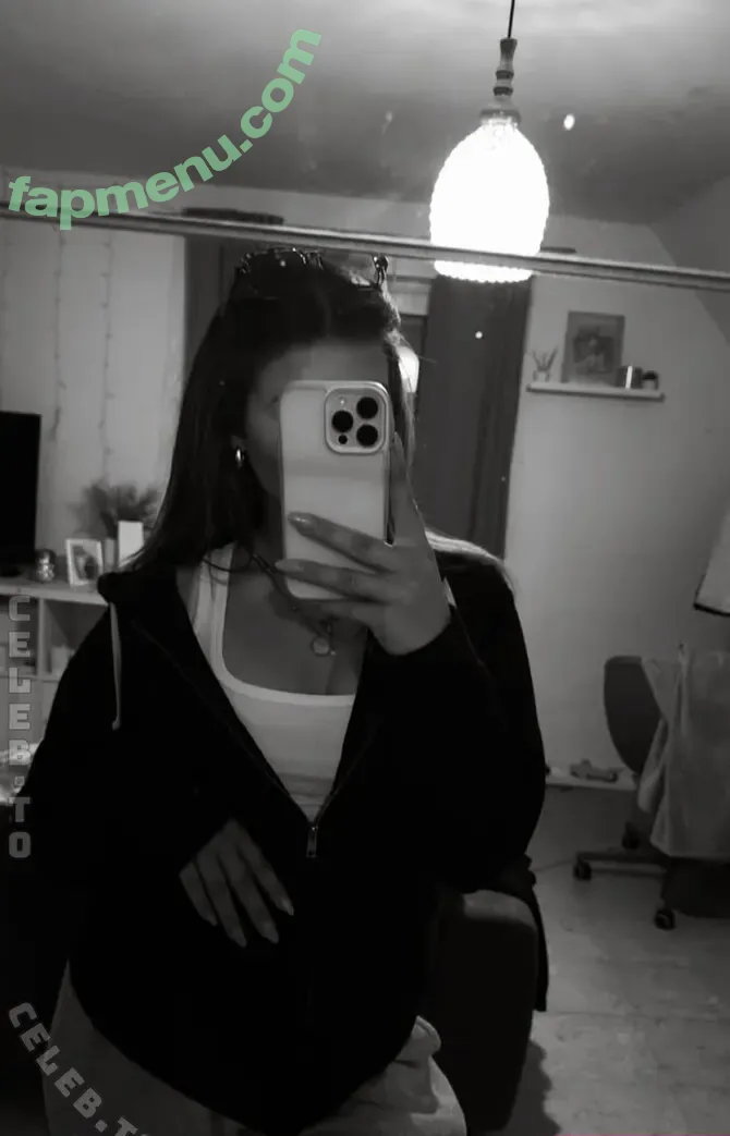 Laura Marie Röhrig nude photo #0098 (lauraaroehrig / lauraroehrig / xlauraroehrig)