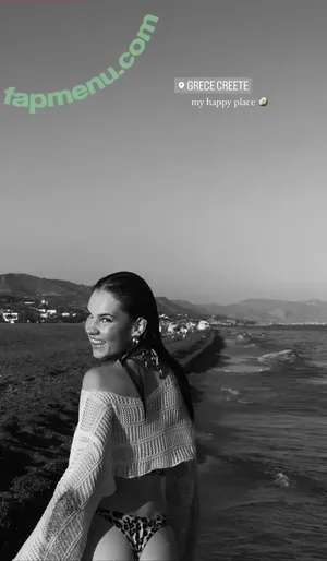 Laura Marie Soons / laurachesnok nude photo #0038