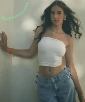 Laura Marie Soons / laurachesnok nude photo #0065