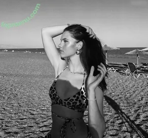 Laura Marie Soons / laurachesnok nude photo #0085