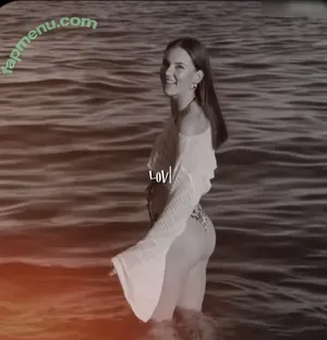 Laura Marie Soons / laurachesnok nude photo #0090