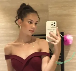 Laura Marie Soons / laurachesnok nude photo #0097