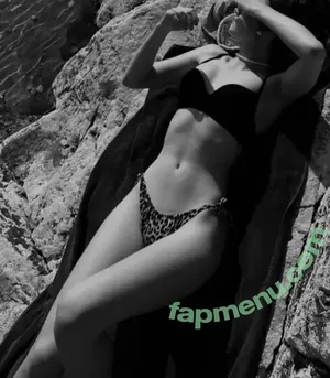 Laura Marie Soons / laurachesnok nude photo #0122