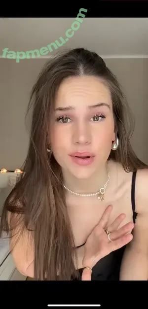 Laura Marie Soons / laurachesnok nude photo #0147