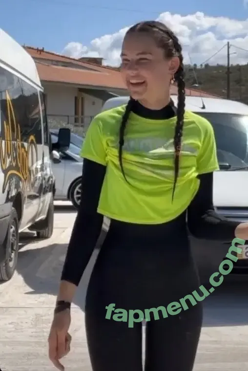 Laura Marie Soons nude photo #0011 (laurachesnok)