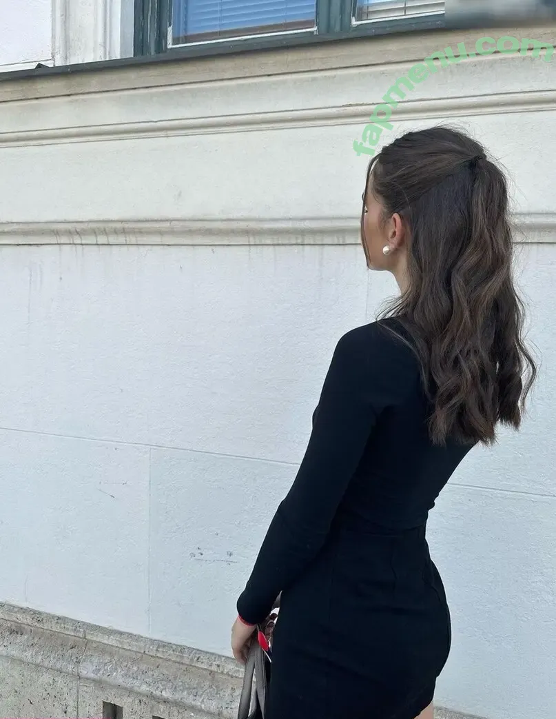 Laura Marie Soons nude photo #0016 (laurachesnok)