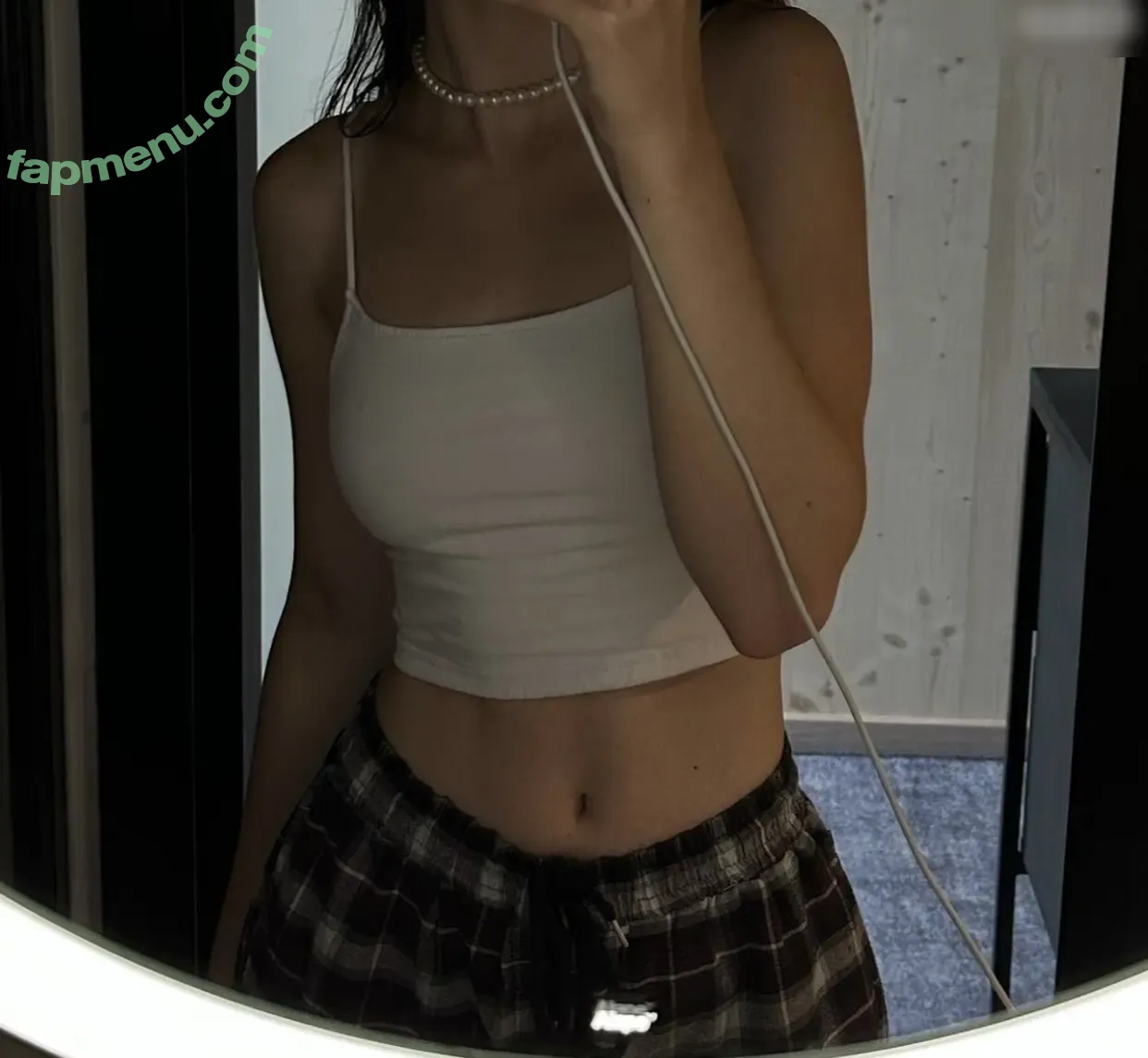 Laura Marie Soons nude photo #0093 (laurachesnok)