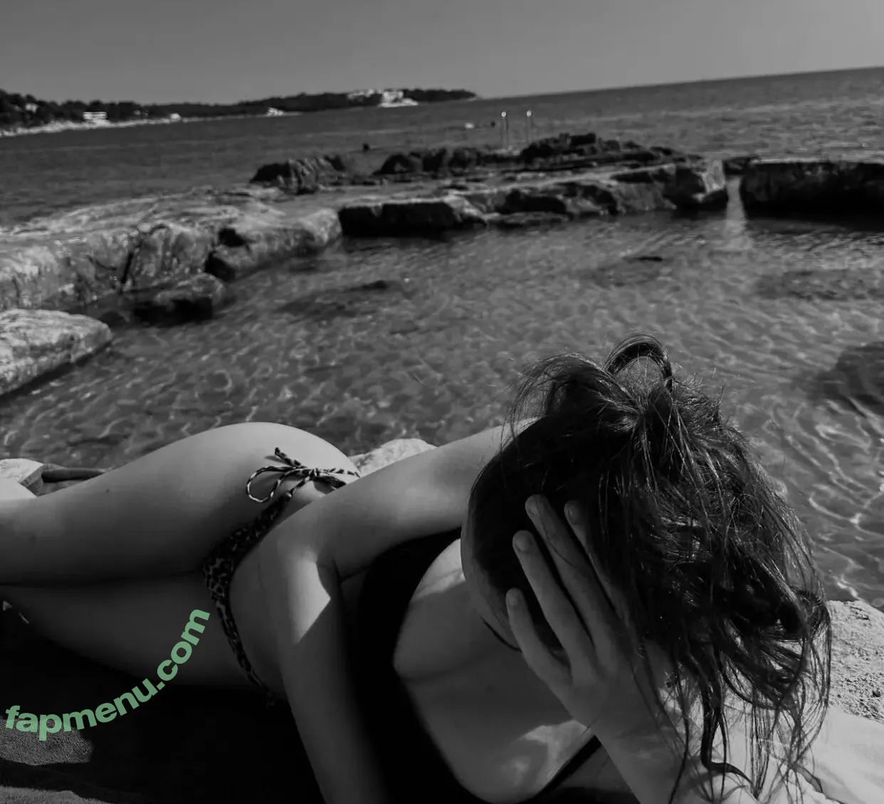 Laura Marie Soons nude photo #0095 (laurachesnok)