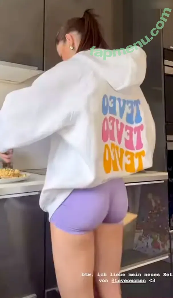 Laura Marie Soons nude photo #0109 (laurachesnok)