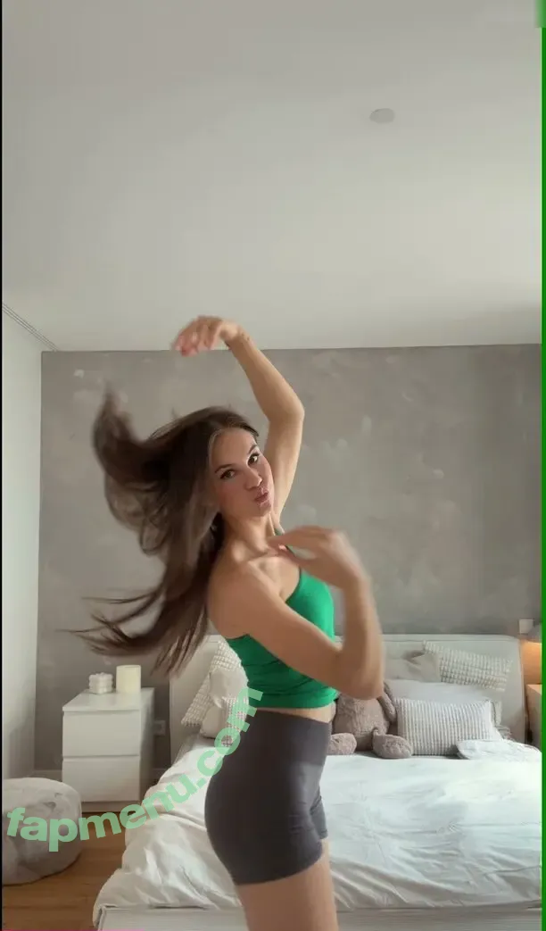 Laura Marie Soons nude photo #0229 (laurachesnok)