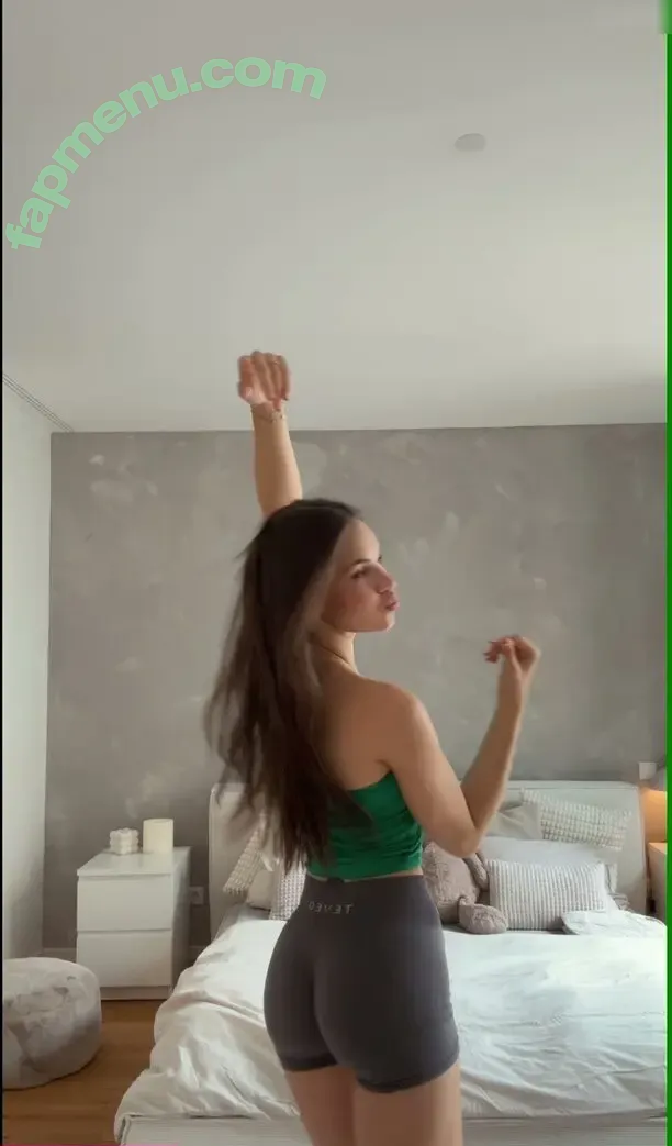 Laura Marie Soons nude photo #0233 (laurachesnok)