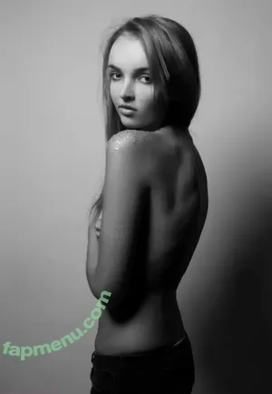  nude photo #0021