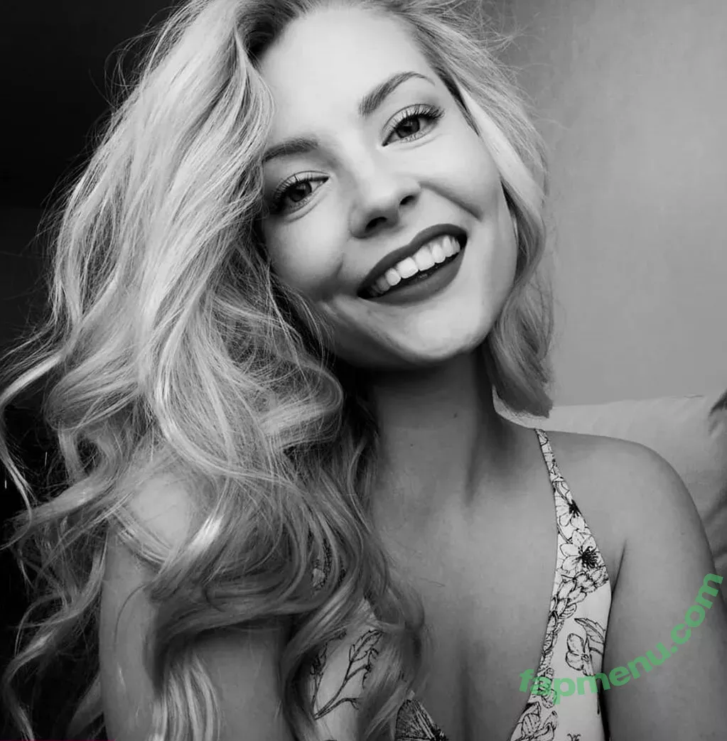 Laura Nieminen nude photo #0028 (laurenzinaa)