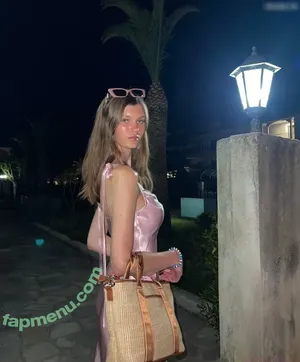 Laura Offermann / laura.o2003 nude photo #0018